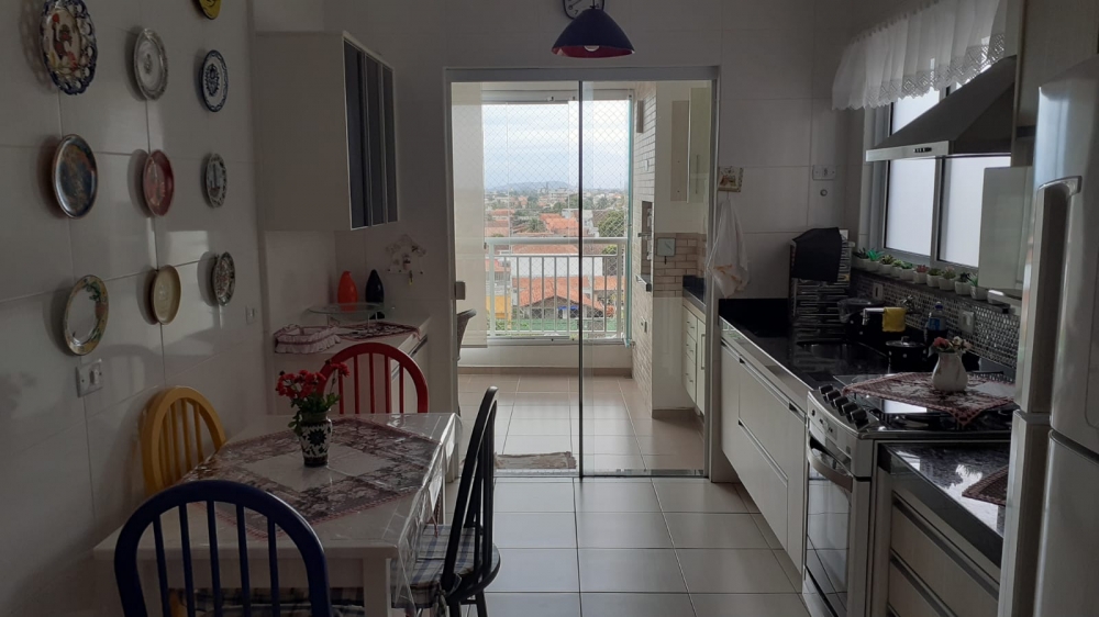 VENDO APARTAMENTO NO CENTRO DE